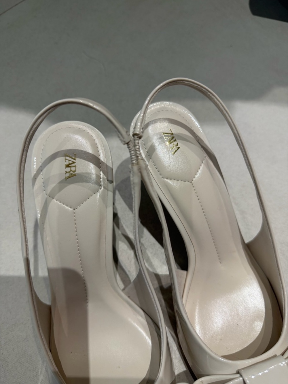 Zara Cream Patent Slingback Pumps with Decorative Bow - Picture 3 of 6